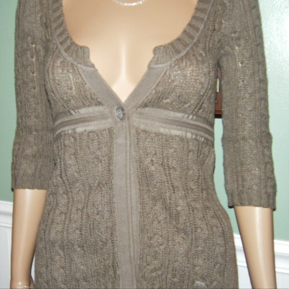 Abercrombie & Fitch Sweaters - Ambercrombie & Fitch ladies sweater sz x-small Abercrombie & Fitch Sweaters - Ambercrombie & Fitch ladies sweater sz x-small